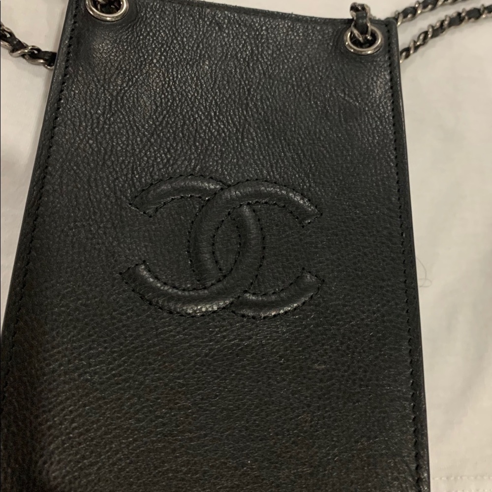 Chanel crossbody bag use few time good condition